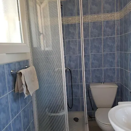 Studio A Roquebrune Sur Argens A 90 M De La Plage Avec Jardin Clos Apartman *